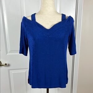 *3 for $25*  Chico's Blue Short Sleeve Cold Shoulder Top - Size Medium